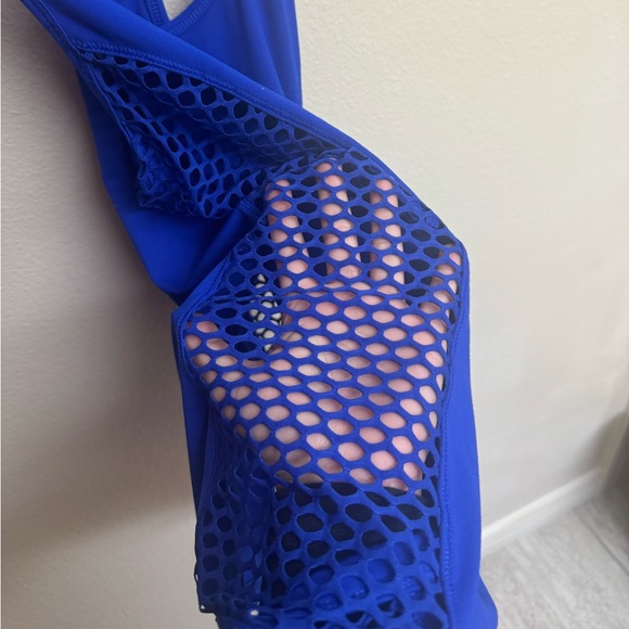 Activewear open side tank - Picture 2 of 4